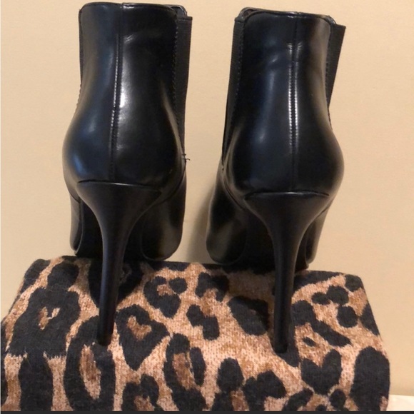 Versace Rare Authentic size 6M high heel booties- never used - Picture 5 of 6